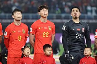 头球一跃成名！越南小将阮廷北年仅19岁，已在世预赛+亚洲杯进球